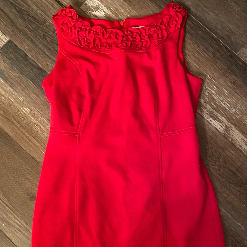 Festive little red dress - sleeveless, ruffle round neck collar -  8 /flattering